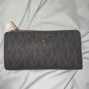Michael kors wallet